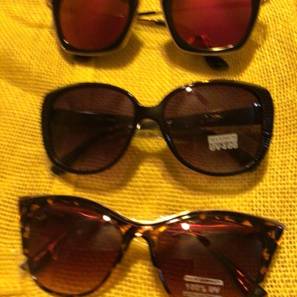Set of 6 Sunglasses from Huntington beach - Picture 3 of 4